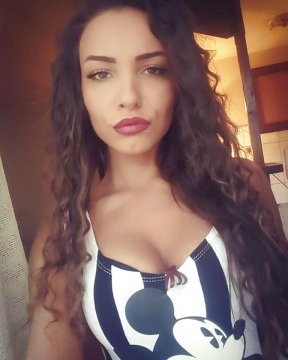 julia1997 from California,United States