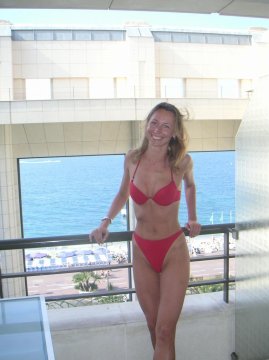lauren29 from California,United States